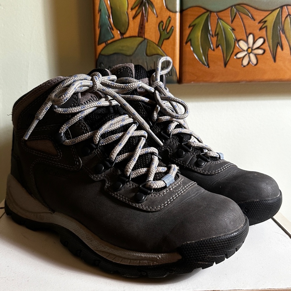 Women’s/unisex Black Hiking Boots